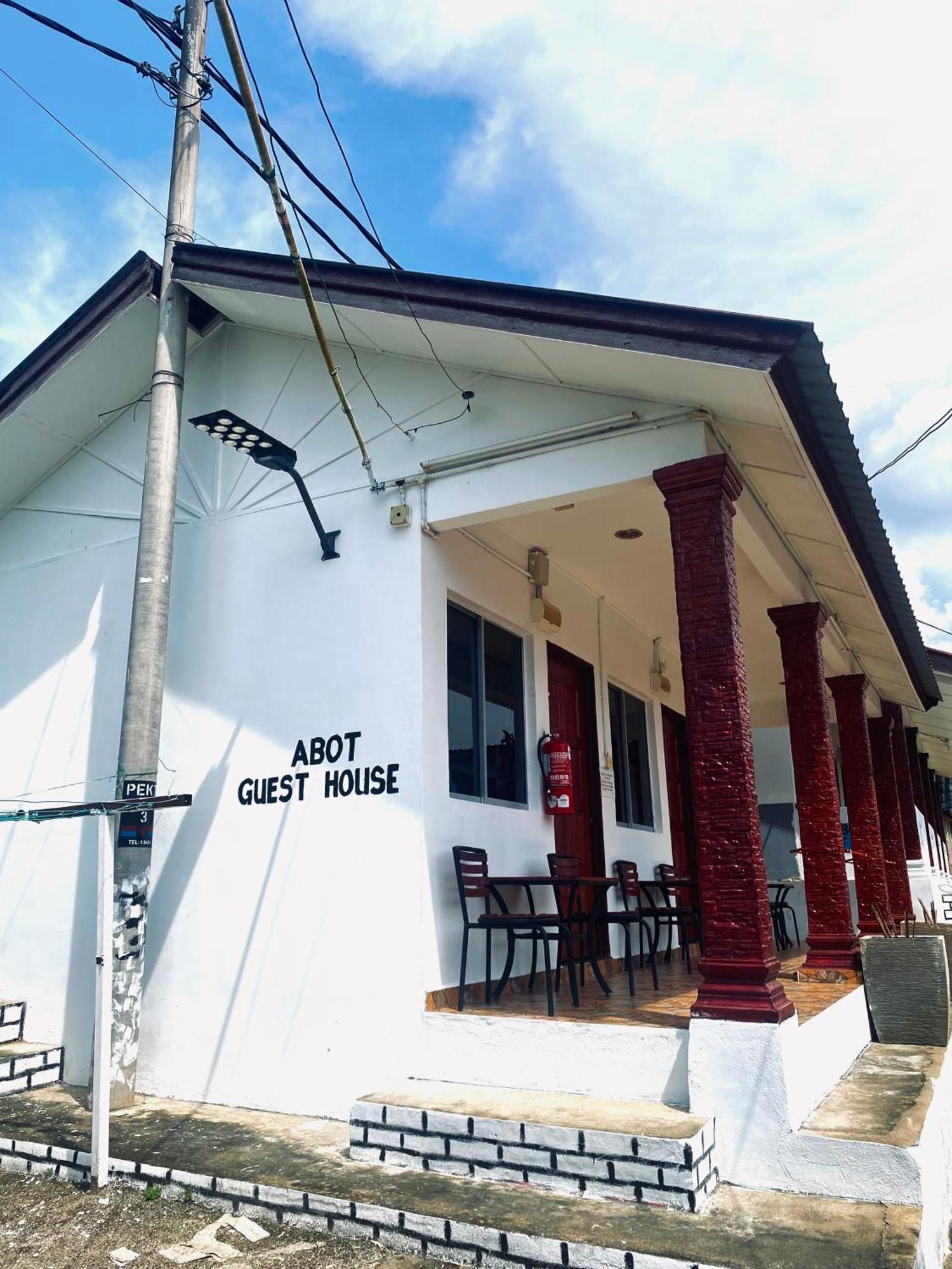Abot Guest House Куала-Таган Екстер'єр фото